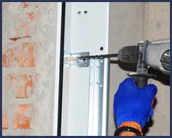 Neighborhood Garage Door Palos Verdes Estates, CA 310-507-8708 - side-door-repair-t-22-gr-23m